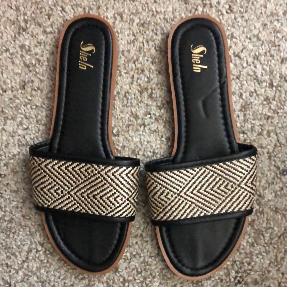 Black and tan Slides Size 40